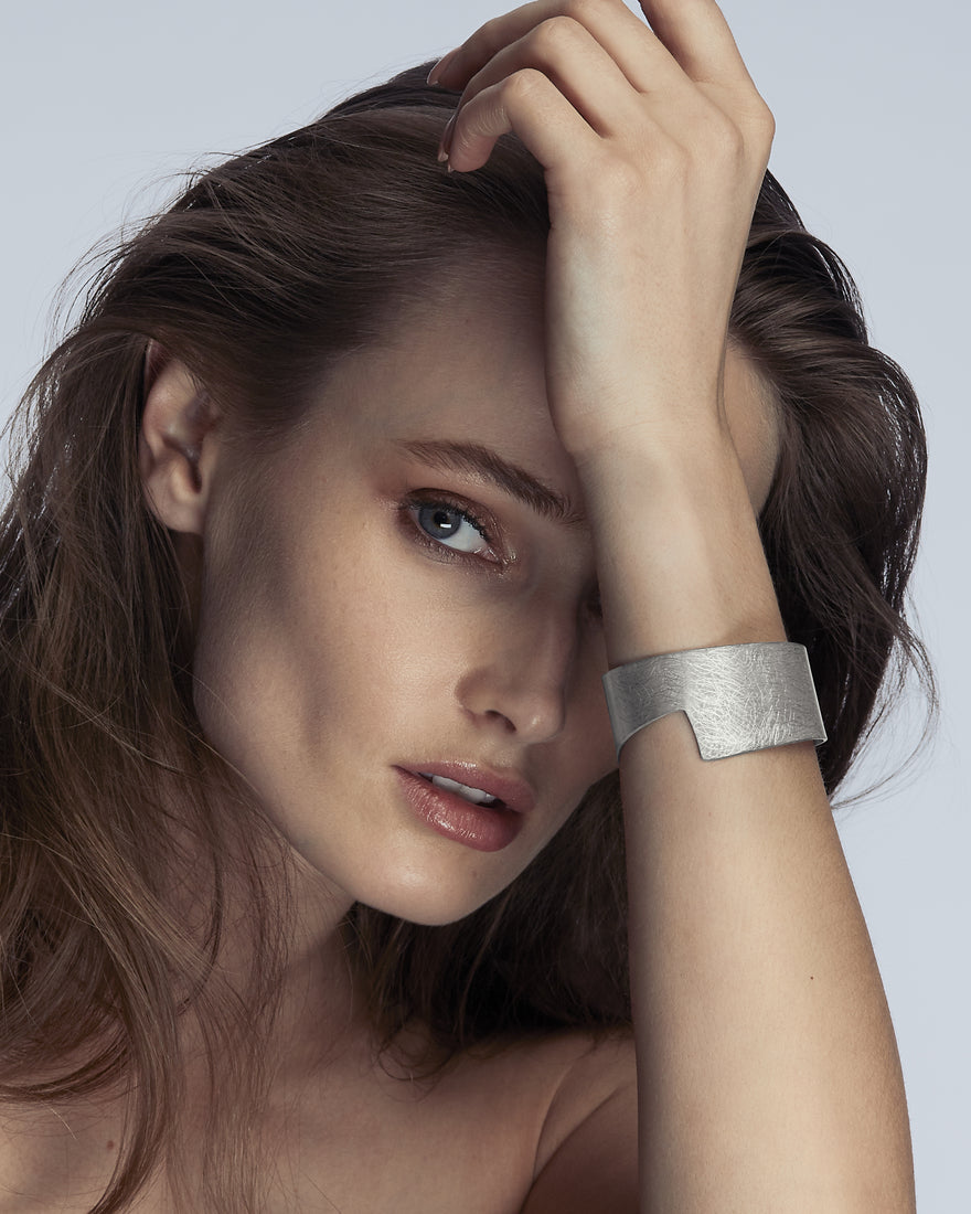 modern silver textured wrist bracelet