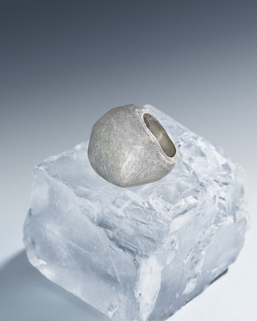 Abstract ring design