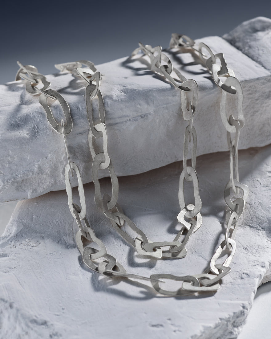 Long Move chain necklace